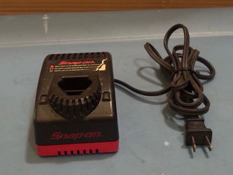 Snap-on Tools CTC572 7.2V Battery Charger Black Single Battery Charging
