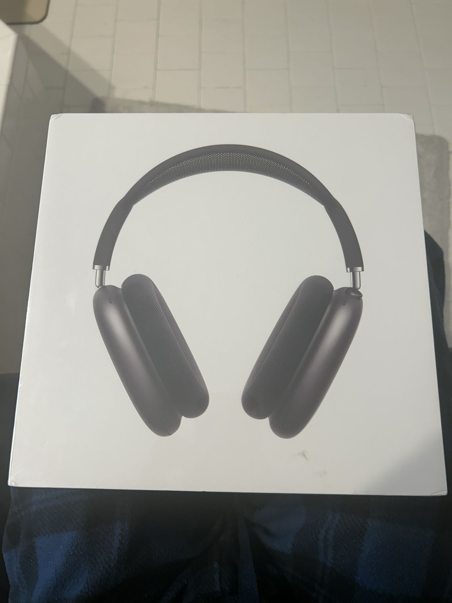 Airpod max Gen 1 Never Opened Space Gray
