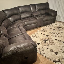 Reclining sectional Couch