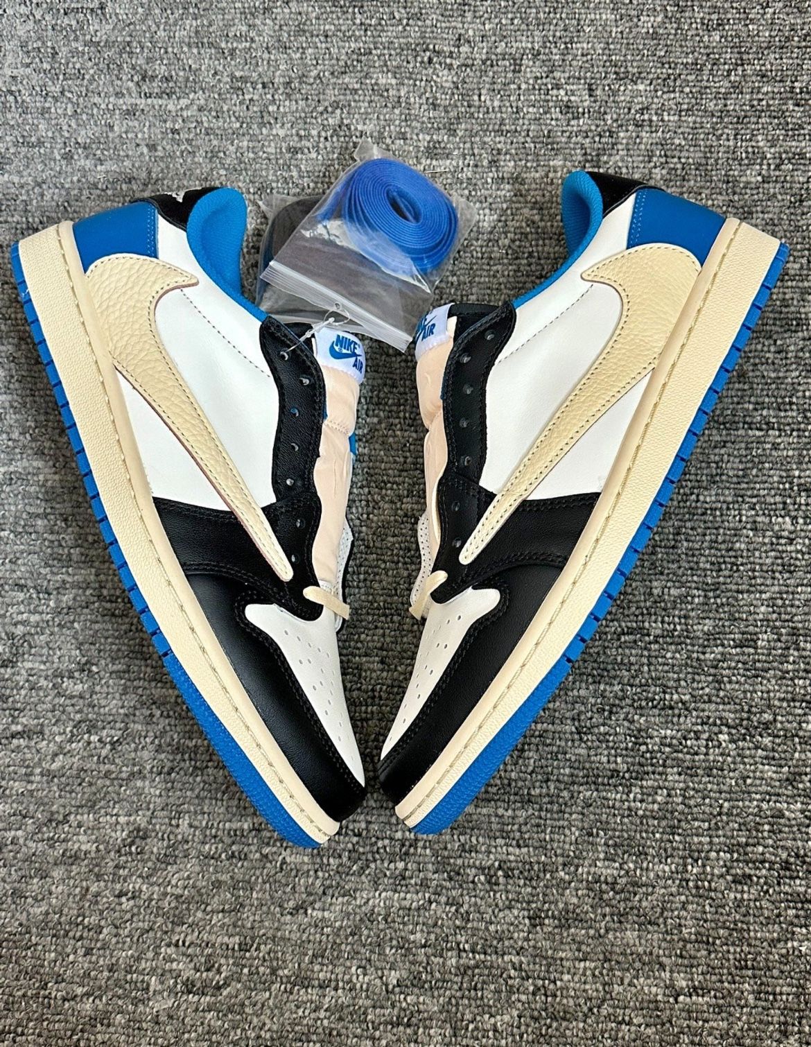Size 10.5 - Jordan 1 Retro x Fragment Design x Travis Scott Low Blue
