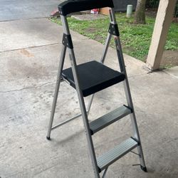 3 Step 9 Foot Reach Stool Ladder 