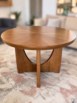 48” Round Wood Dining Table – Solid Wood Base – Excellent Condition