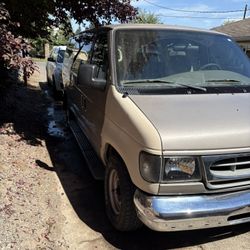 2002 Ford E150