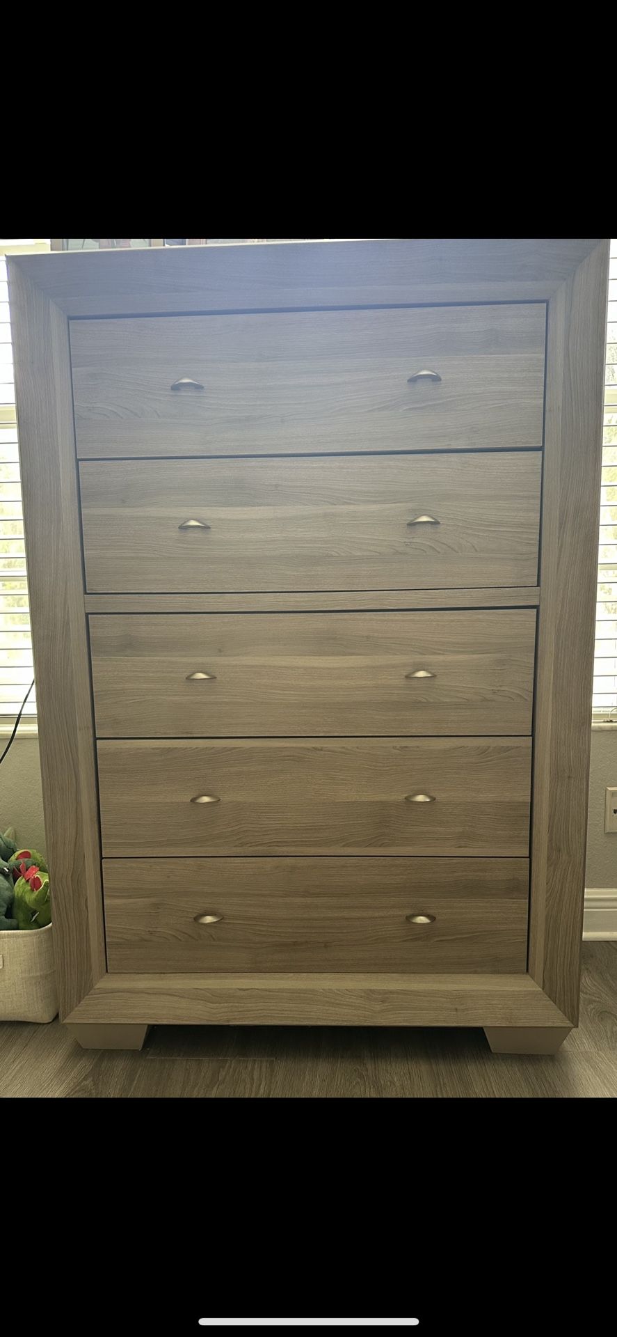 Dresser/chest