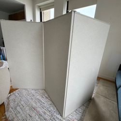 Three-panel room divider 