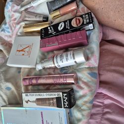 15 Piece Make Up Bundle & Pouch