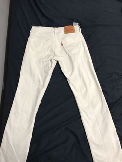 LEVI WHITE JEANS SIZE 29, 30