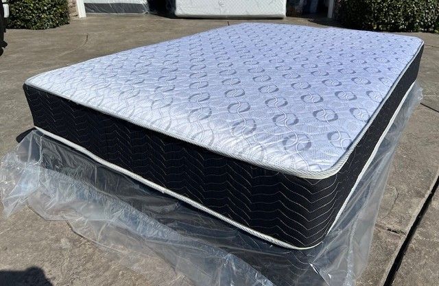Queen Orthopedic Deluxe Collection Mattress!•~•~•