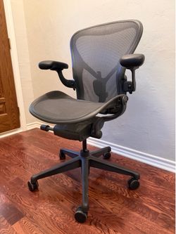 HERMAN MILLER AERON CHAIR SIZE B