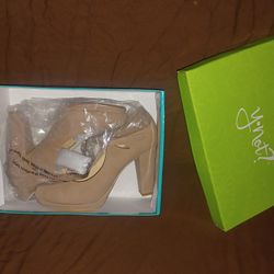 Y NOT Ariel Rosy Taupe Heels Size 8.5 M