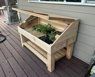 Custom modern deck balcony backyard landscaping succulent hanging planter container with legs irrigation design privacy wall