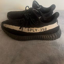 Yeezys 350 Oreos 