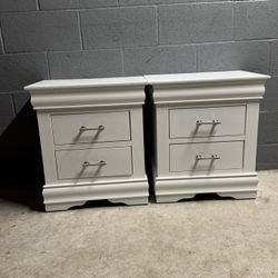 2 white night stands 24x15 inch