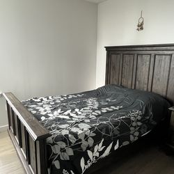 Wooden Queen Size Bed Frame