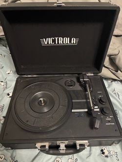 Victrola Portable Suitcase Turntable / Record Player (HAS BLUETOOTH)