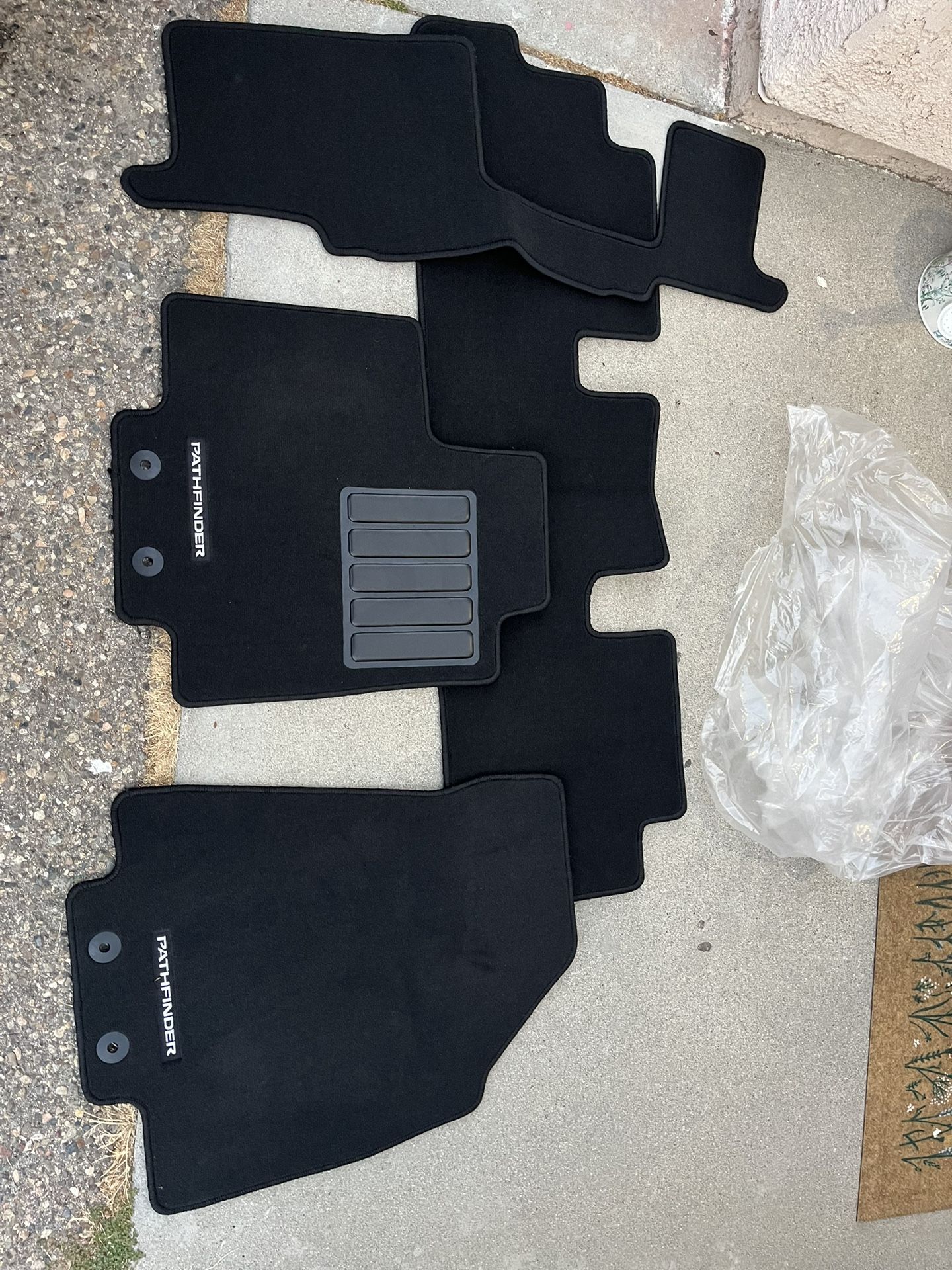 Nissan Pathfinder Mats