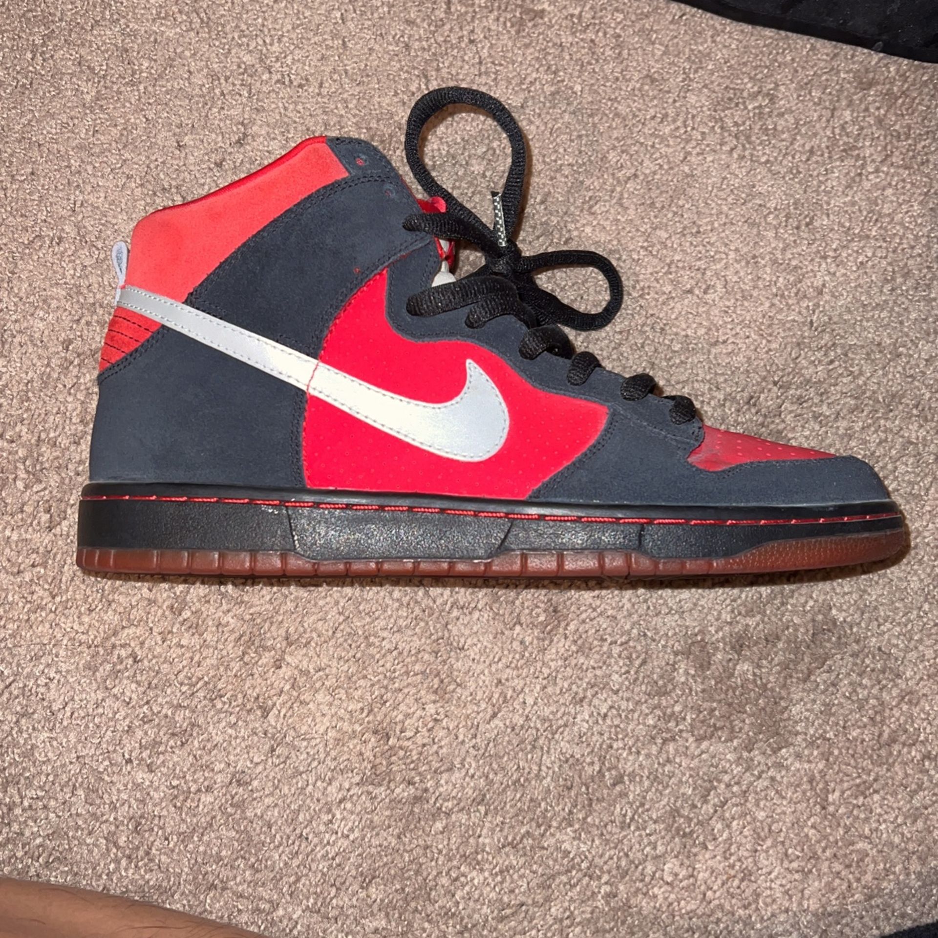 Nike SB Dunks Red Platinum size 9.5