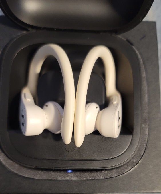 Powerbeats Pro Wireless Earbuds - Apple H1 Headphone Chip Ivory