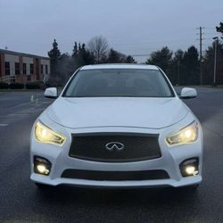Selling 2015 Infiniti Q50s hybrid awd white with black leather fully loaded 93335 miles PA SALVAGE TITLE runs and drive new all rotors and brakes no i