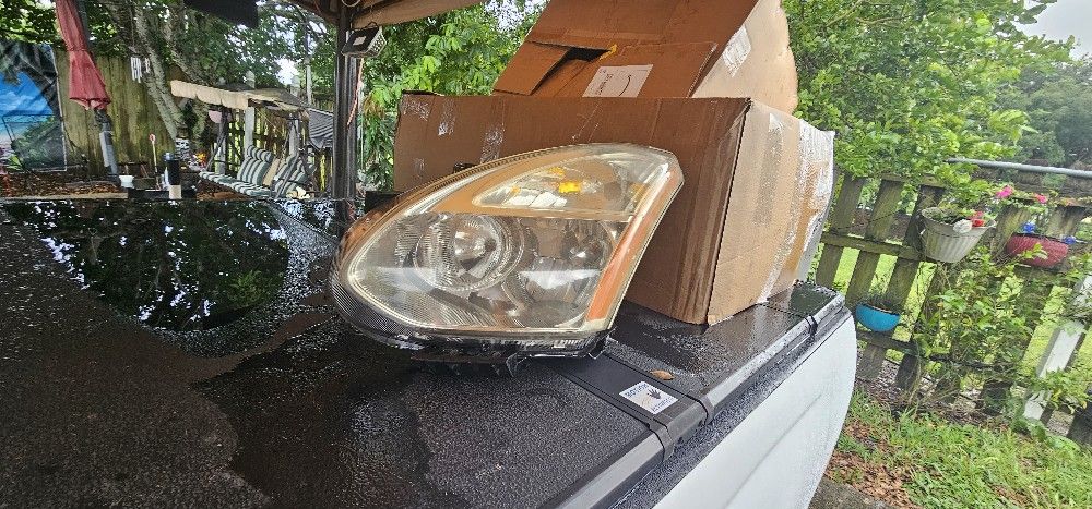 Nissan Rogue Headlamp