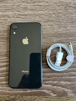 Like New! 📱Unlocked iPhone XR ~ any SIM card!