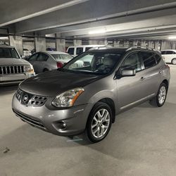 Nissan Rogue SUV 2011