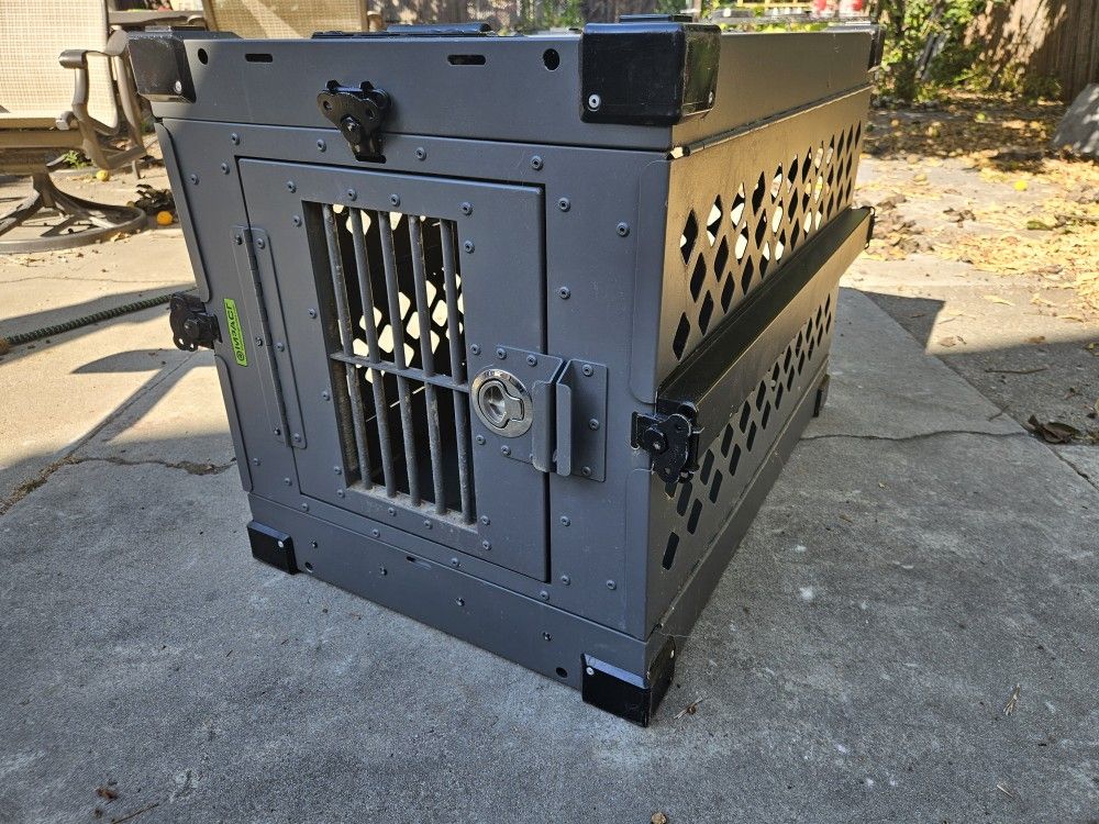 Impact Collapsible Dog Crate