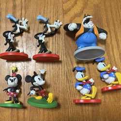 7 Disney World Mickey & Minnie’s Runaway Railroad Collectible Figurines - exc condition Coral Springs 33071