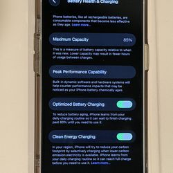 iPhone 14 256GB unlocked + Apple Earbuds + Charging Cable + Clear Case