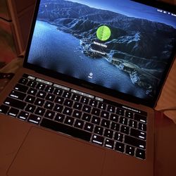 Mac Pro 2016 13 Inch touchbar Xmas Sale