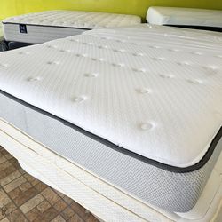 Mattress and box spring full size