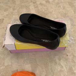 Ladies Sz 6 Flats 