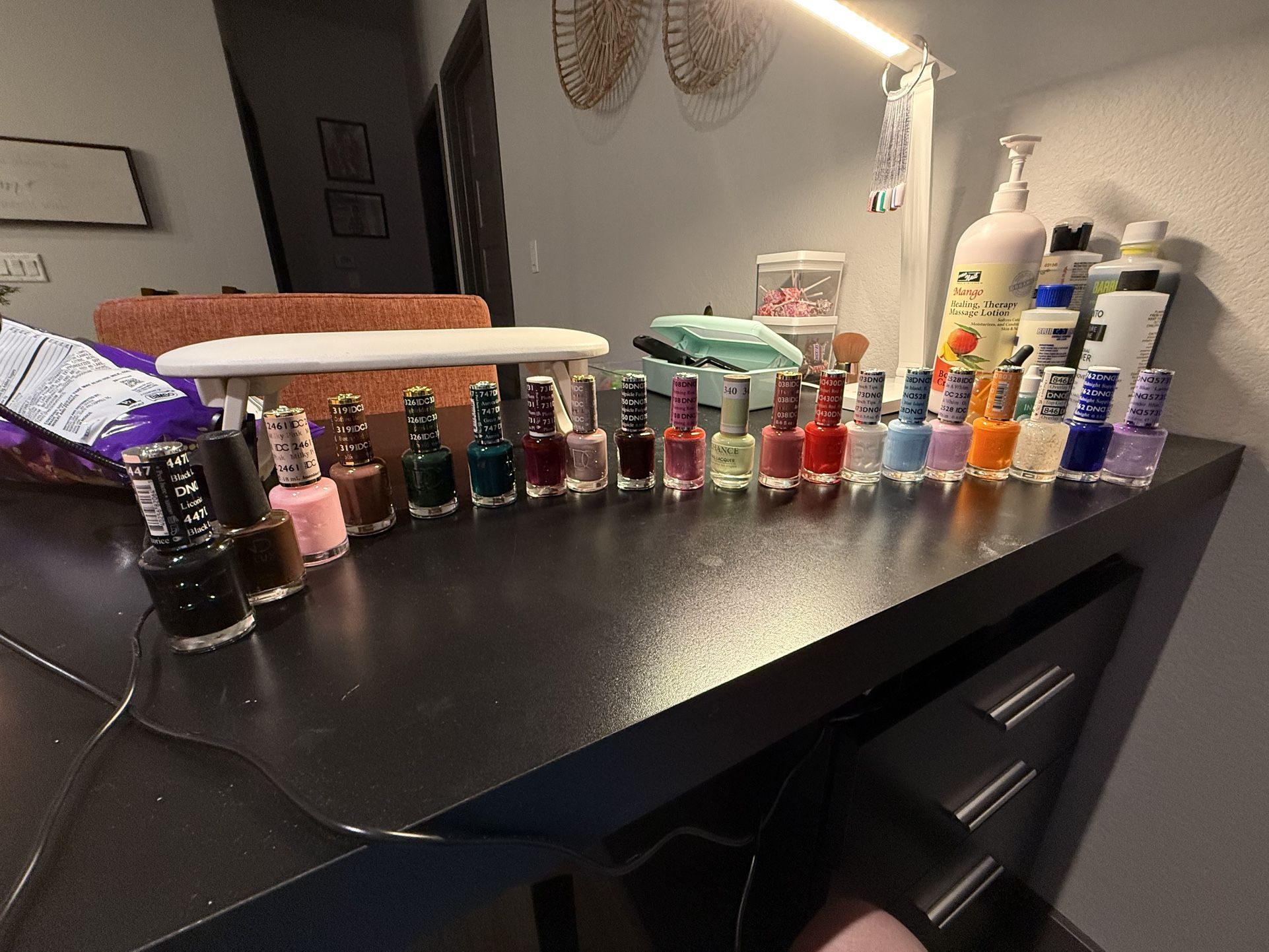 DND NAIL LACQUER
