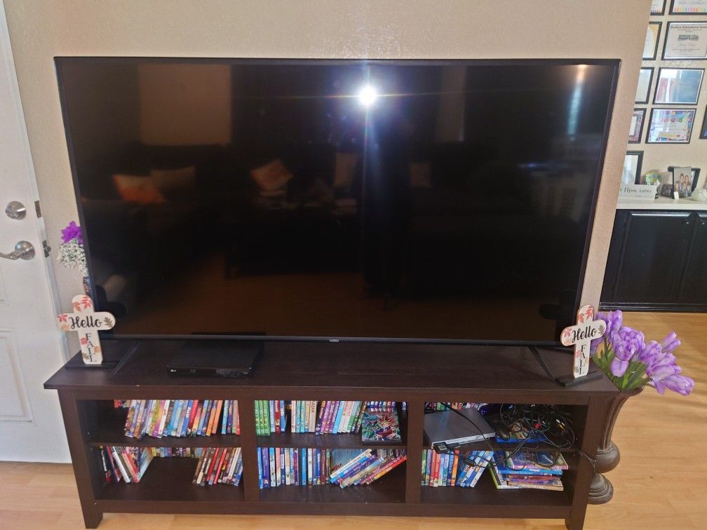 Vizio Smart TV 70"