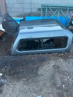 Leer camper shell truck fiberglass cap