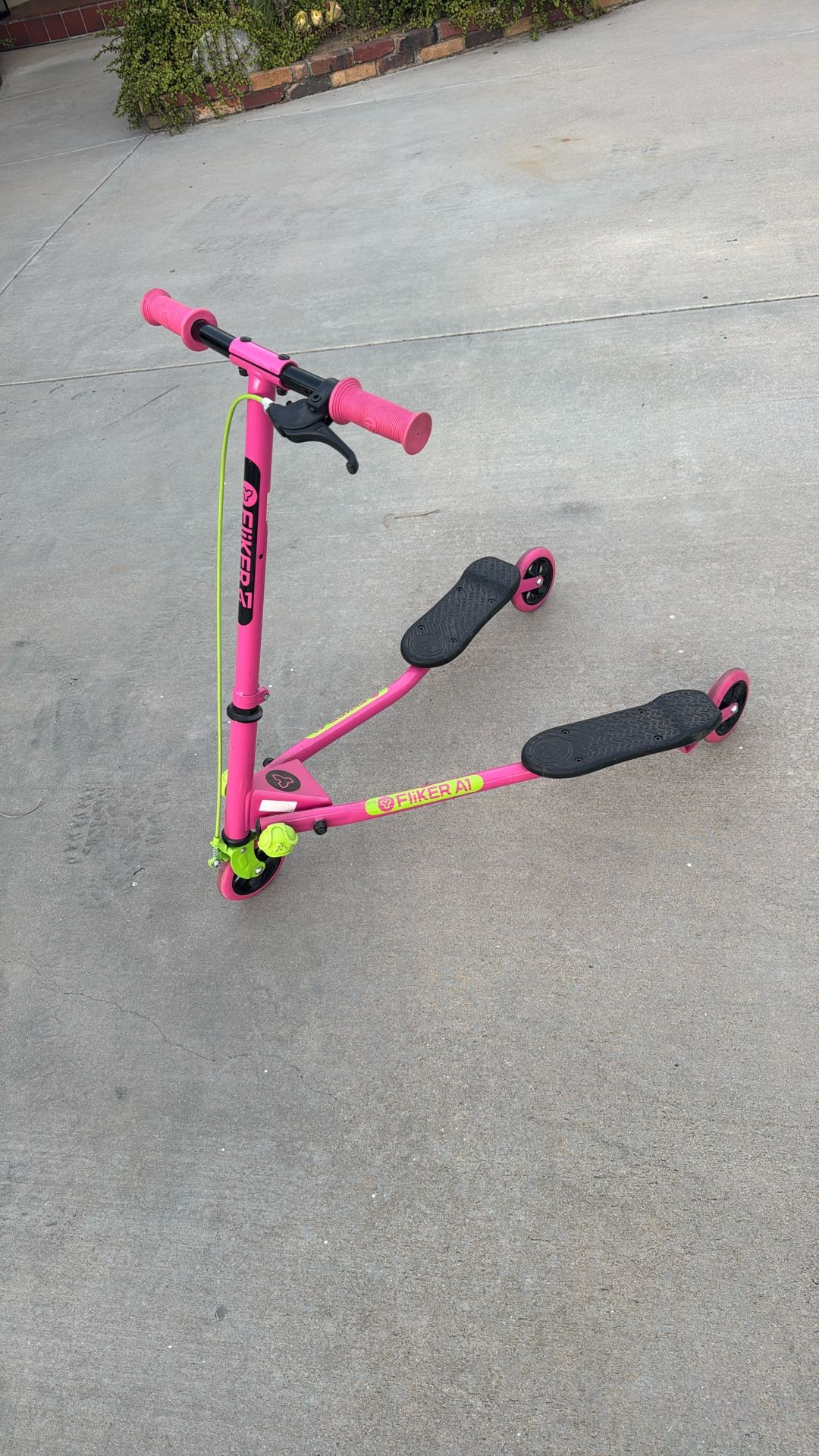 Fliker A1 Youth Wiggle Scooter