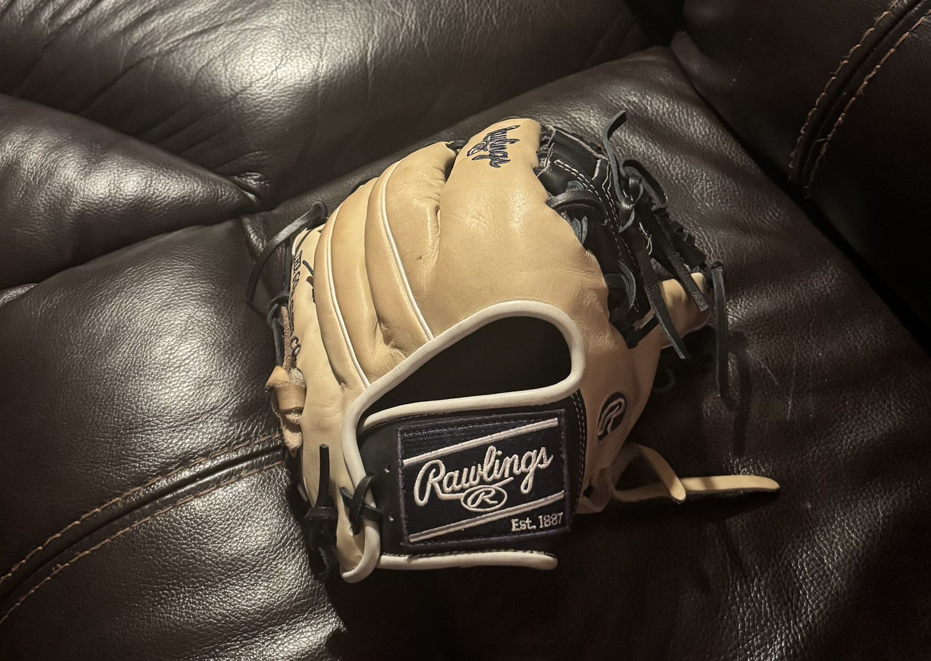 Rawlings Heart Of The Hide. 11.5 Inch. Right Handed Infield/Pitcher Glove