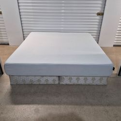 King Zinus Mattress and Boxsprings