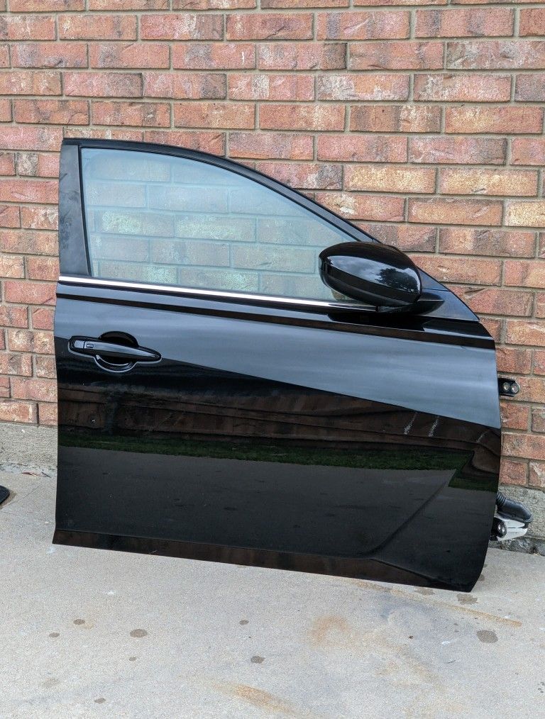 2019-2025 Nissan Altima Front Right Door