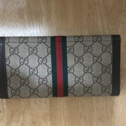 Women’s Gucci Wallet 