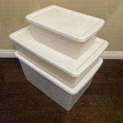 3 Plastic Bins