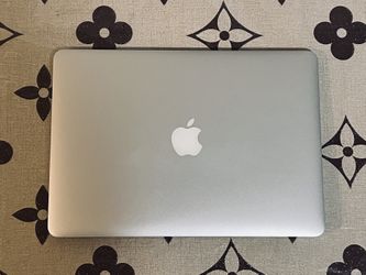 Macbook Air 13” (2017) – 256gb / 8gb ram