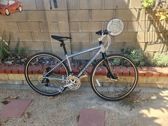 Schwinn GSX supersport flat bar touring bike very little use, new Continental tires, Shimano 9 spd