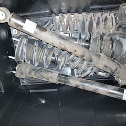 Lexus GSF Suspension Struts