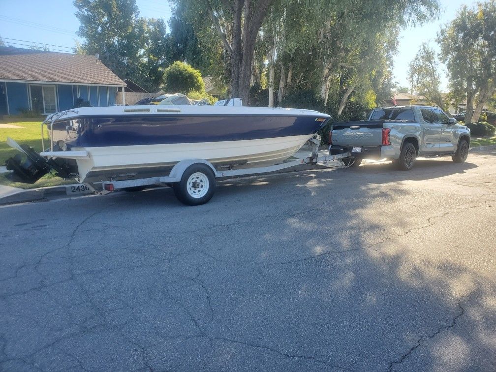 2006 21.5 Ft Bayliner Center Console Fishing Boat