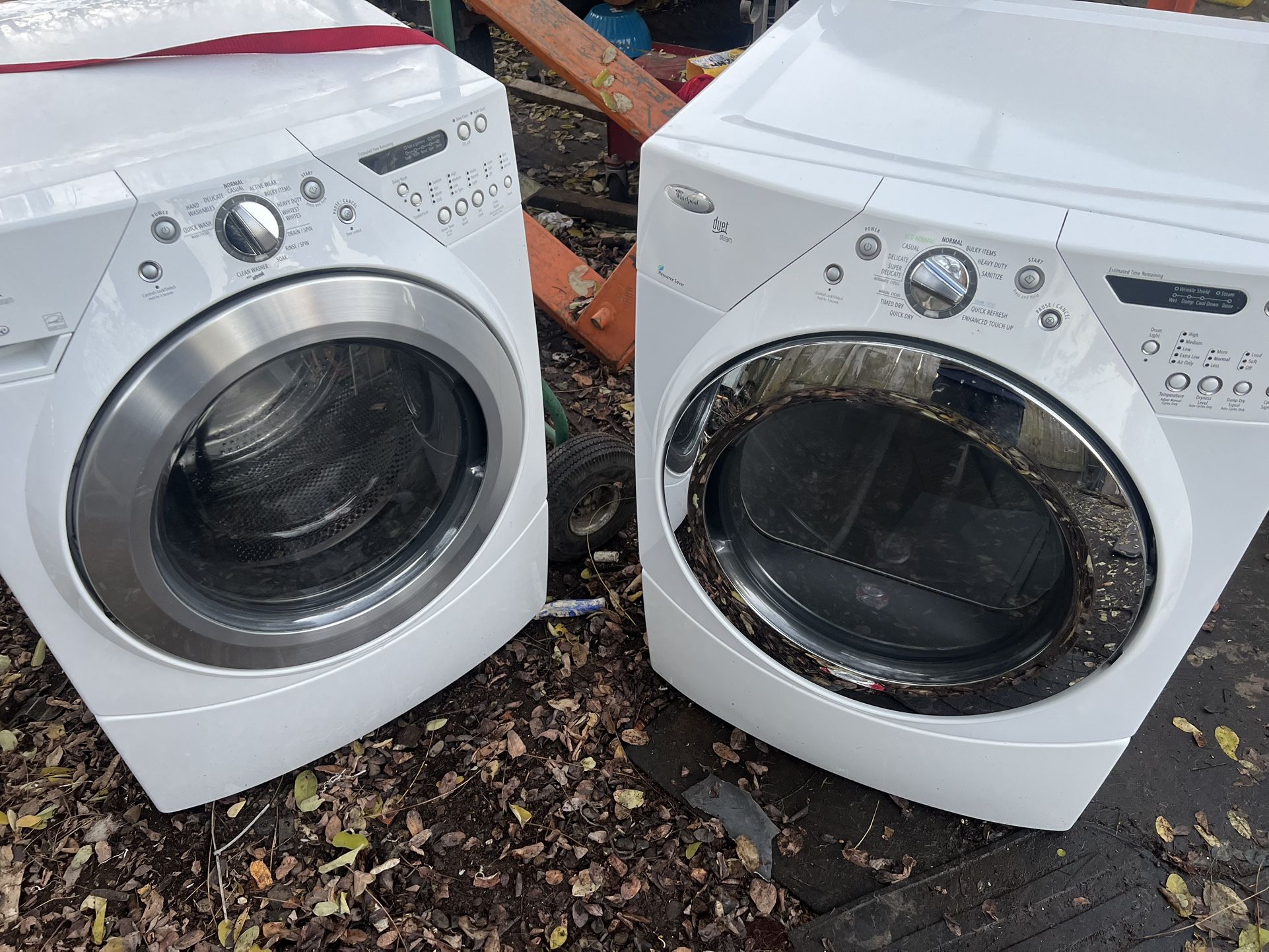 Whirlpool Duet washer & dryer electric set