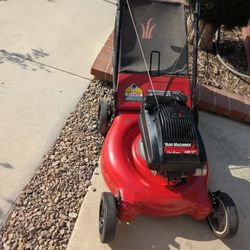 Good running Yard Machines Push Mower /Lawnmower. Ready for the lawn
