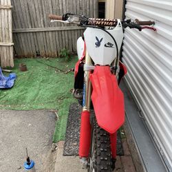 Red Honda Crf 450 R 