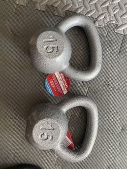 Set of 2 kettlebells