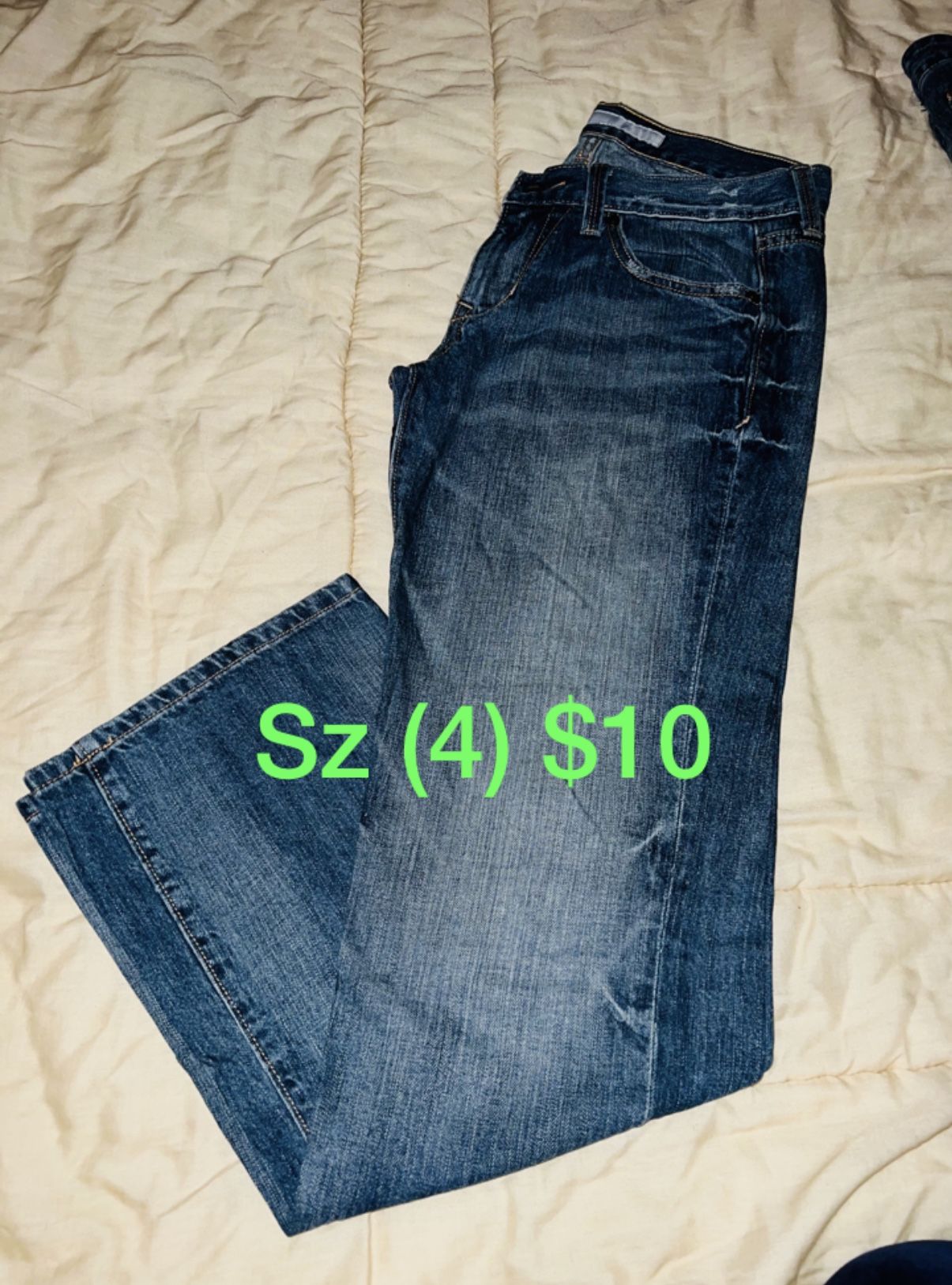 Nice women jeans size (4) very good condition only $10
